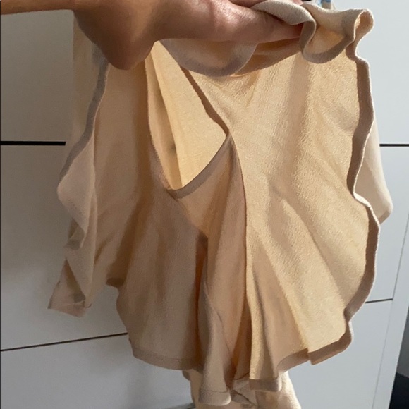 NWOT TOBI Cream Short Sleeve Blouse - Picture 5 of 7